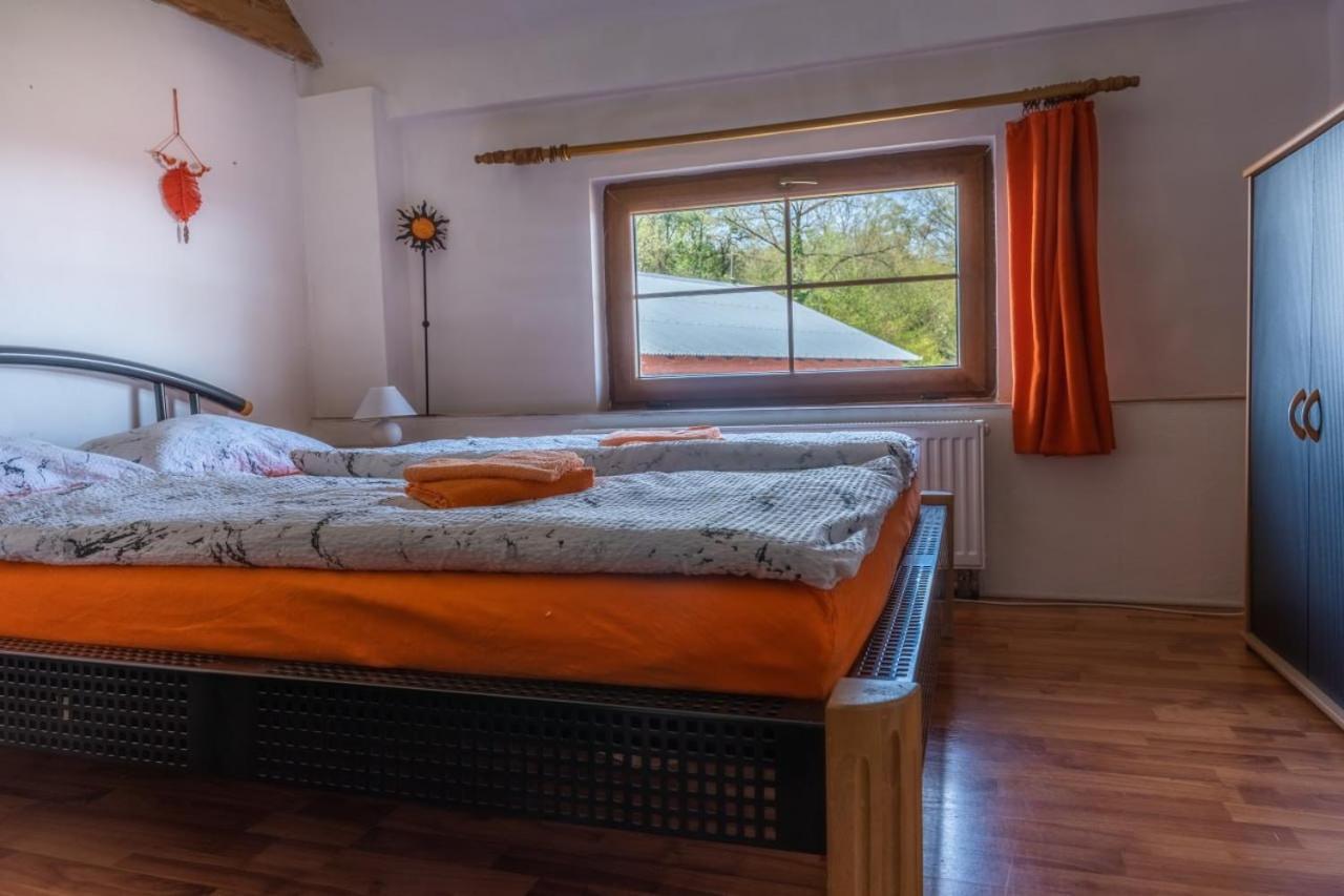 Ranc Cerveny Mlyn Villa Lisov  ภายนอก รูปภาพ